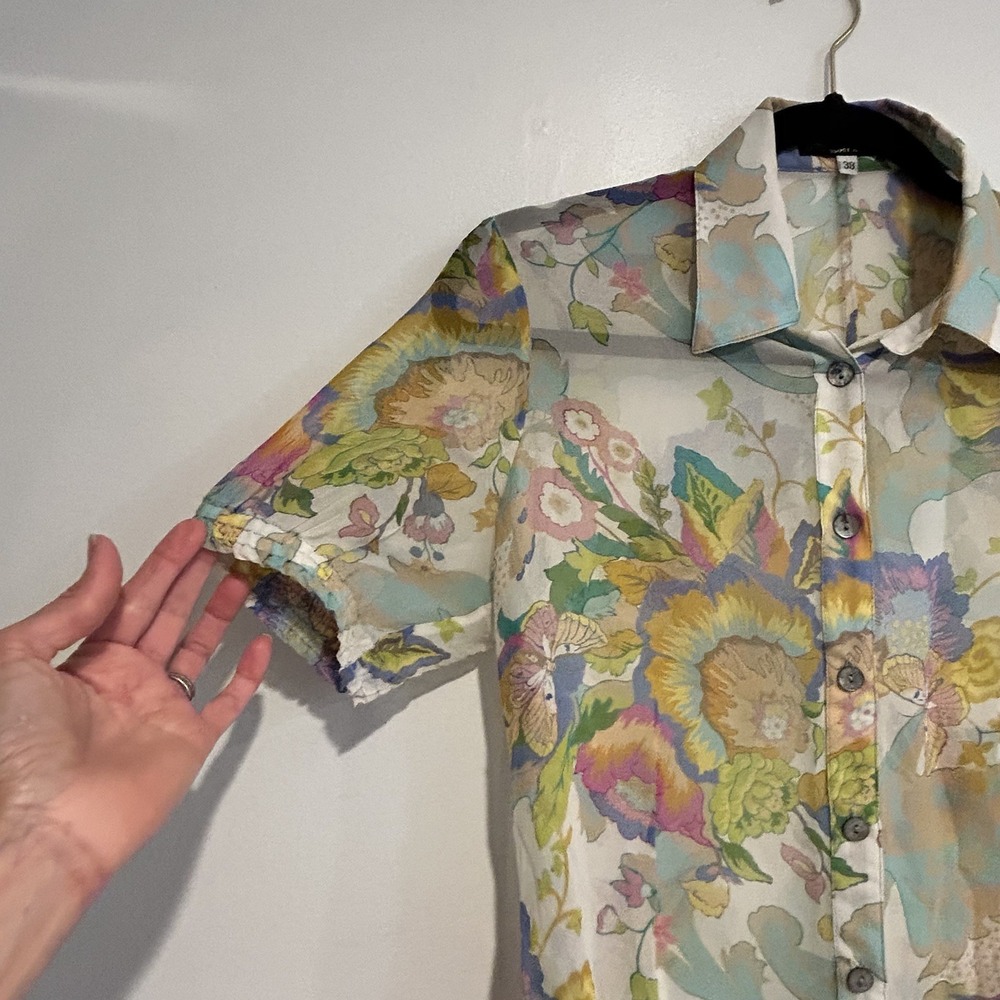 100% Silk Sheer Floral Ruffle Short Sleeve Top Blouse Pastel Multicolor Button S - Picture 4 of 9